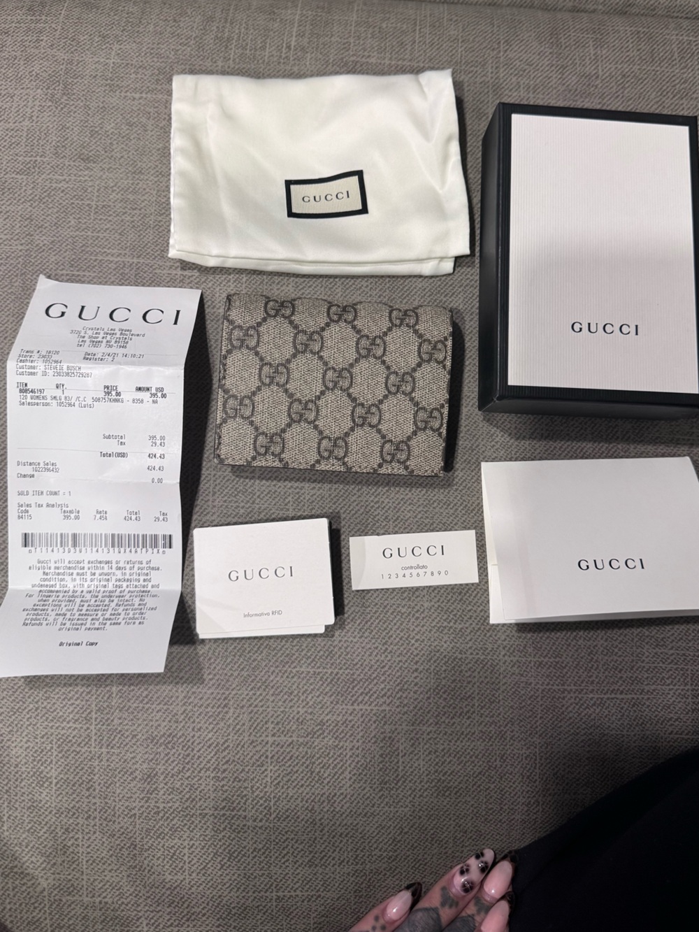 Gucci GG Supreme Compact Bifold Wallet 508757 + Box Dust Bag Receipt